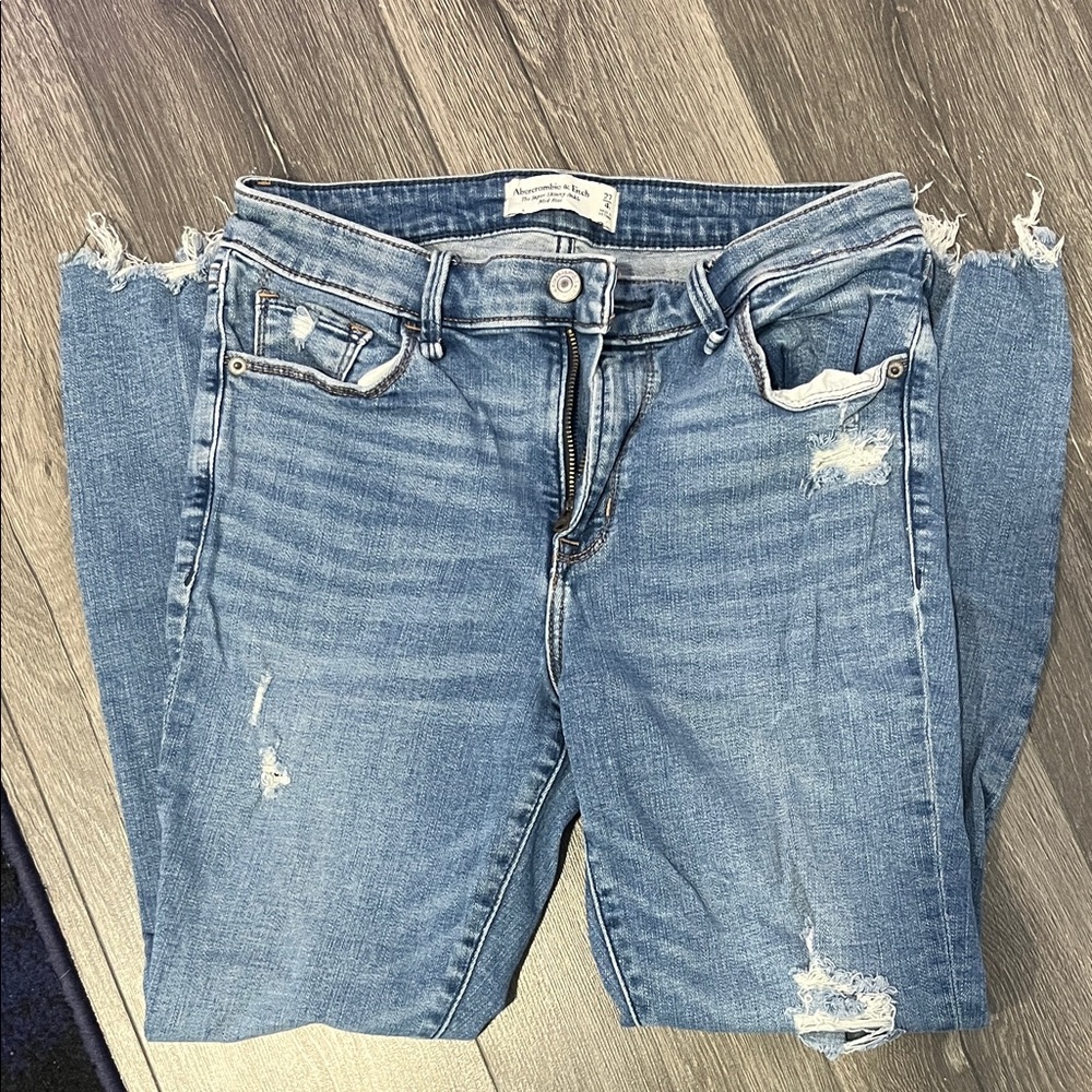 Abercrombie & Fitch The super skinny ankle mid rise jean 27/4 r